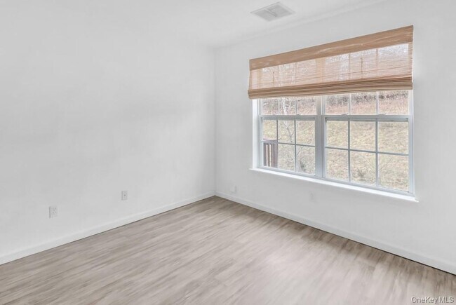 Building Photo - 1036 Maggie Rd