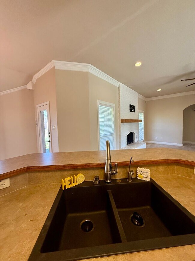 Building Photo - 5 bedroom - Great OUTDOOR LIVING - ALEDO ISD