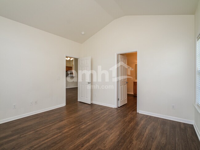 Building Photo - 1408 Parkland Way