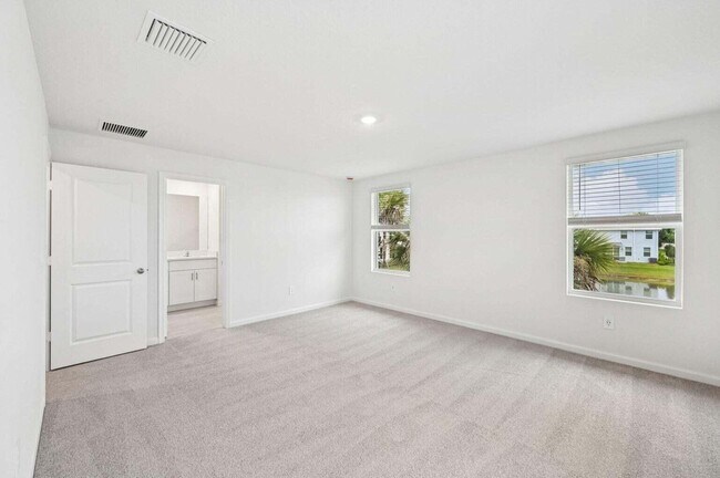 Building Photo - 569 Salisbury Cir