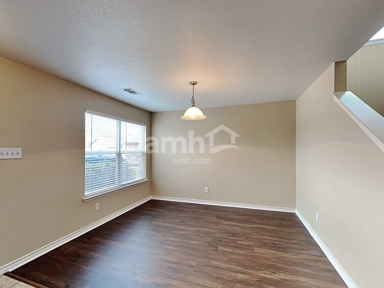 Building Photo - 5459 Montague Ln