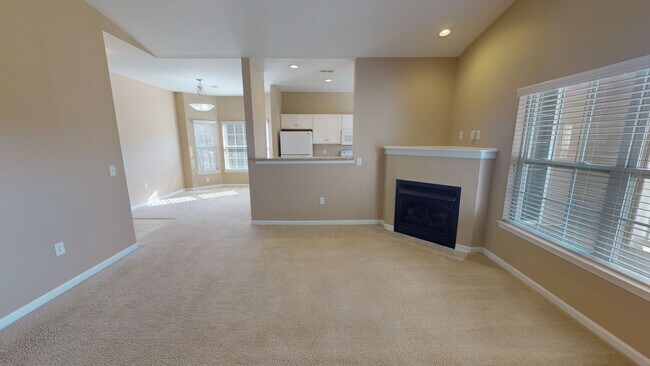 Building Photo - Second Floor Rear View 3 Bedroom in a Gate...