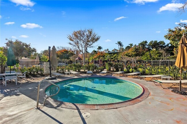 Building Photo - 24952 Via Denise