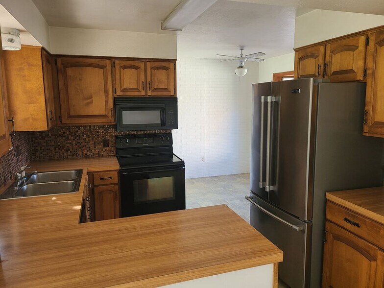 Building Photo - 236 Cypress Cir