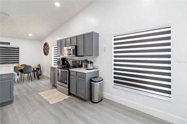 Building Photo - 7803 Laurel Oak Ln