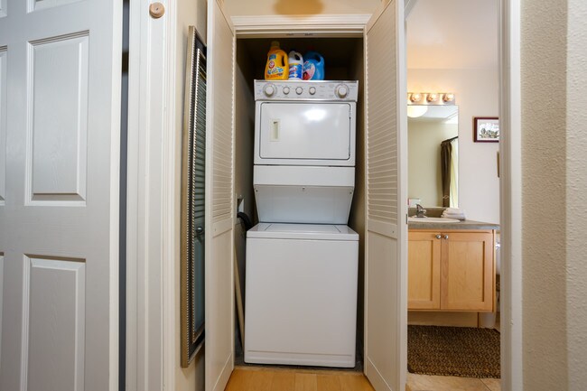 Building Photo - 2400 Fifth Ave