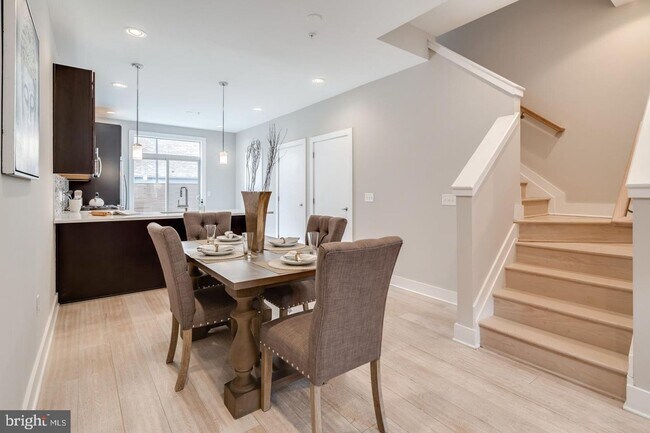 Building Photo - Northern Liberties Townhome with 2 Car Parking