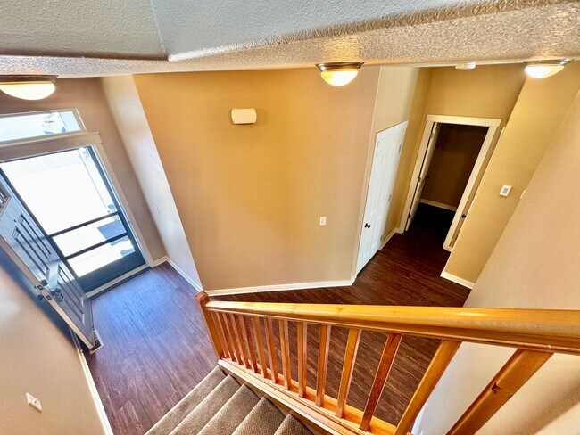 Building Photo - COMING SOON - EZ access to 205 within minu...
