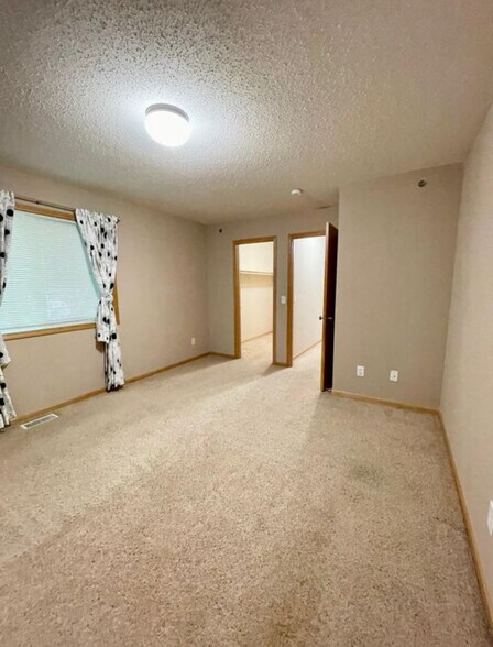 Master bedroom 3 - 10172 Stutz Ct NE