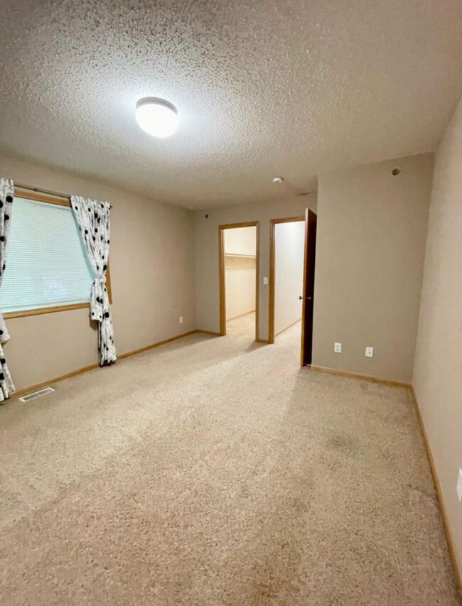 Master bedroom 3 - 10172 Stutz Ct NE