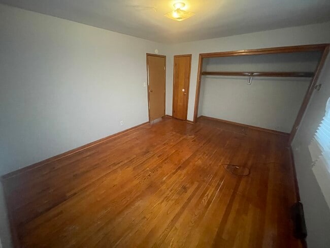 Building Photo - 7 Grace St