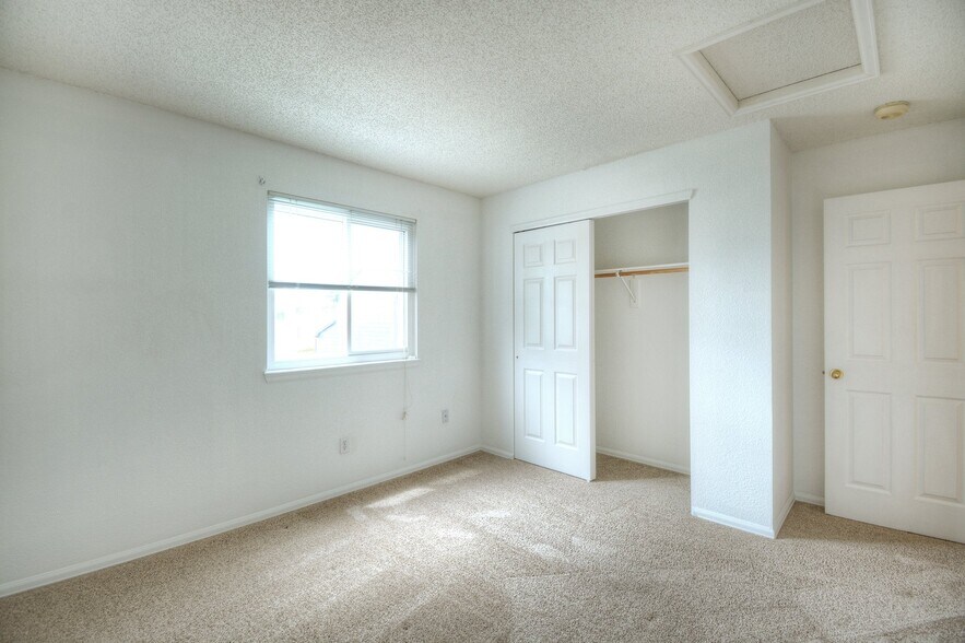 Building Photo - 2024 Hibbard Ln