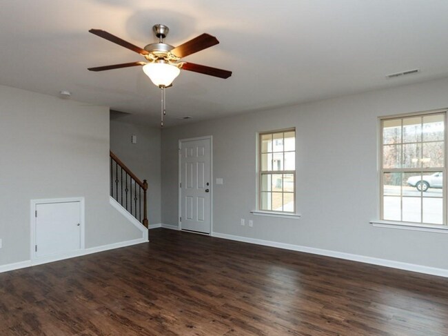 Building Photo - 2424 Kings Cross Ct
