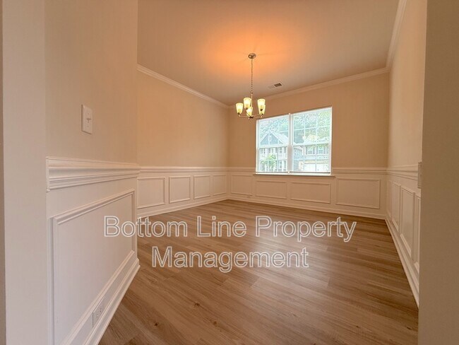 Building Photo - 729 Willshire Falls Dr