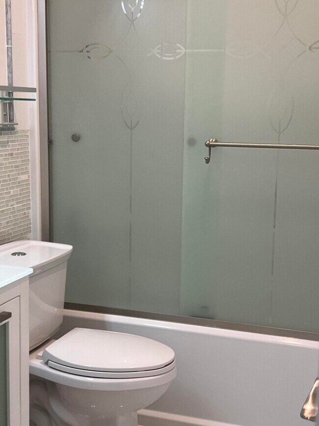 Building Photo - 2110 Sherwood Forest Blvd