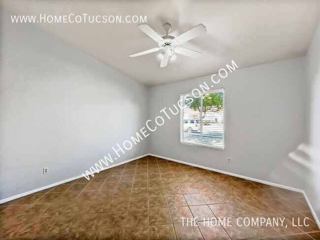 Building Photo - 9232 E Big Sky Ln