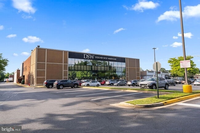 Building Photo - 5121 Baltan Rd