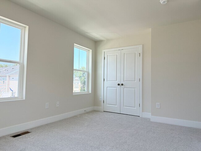 Building Photo - 29894 Bankert Dr