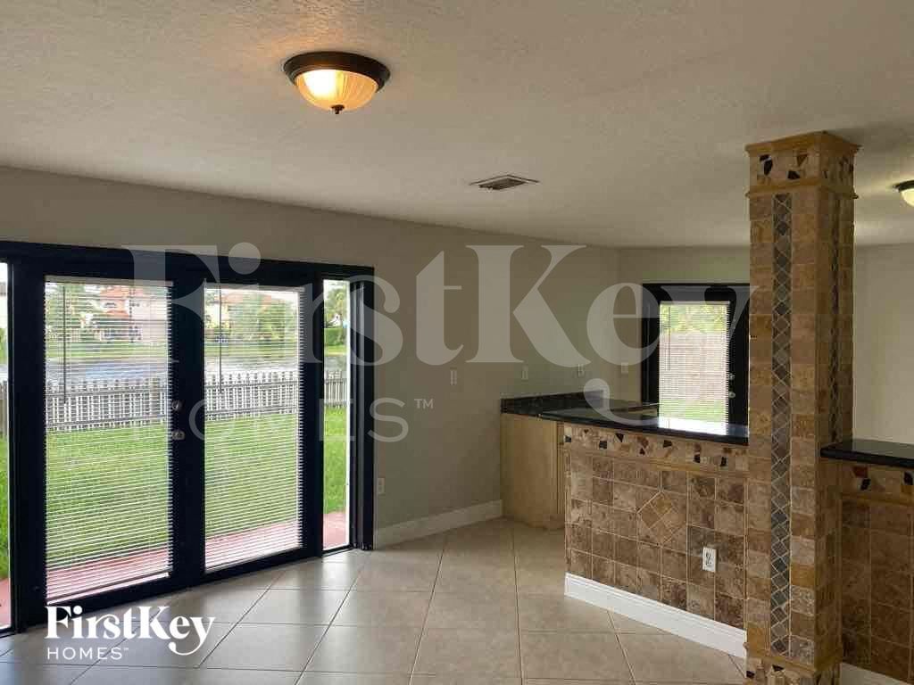 Building Photo - 16119 SW 61st Ln
