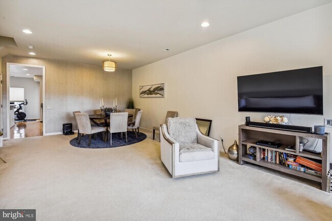 Building Photo - 3028 Rittenhouse Cir