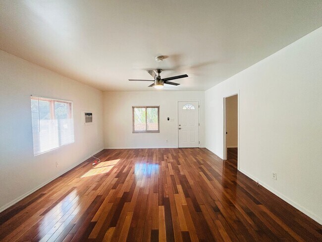 Building Photo - 1400SilverLakeBlvd