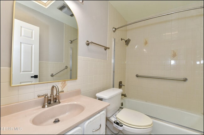 Building Photo - 5534 Oakbriar Cir