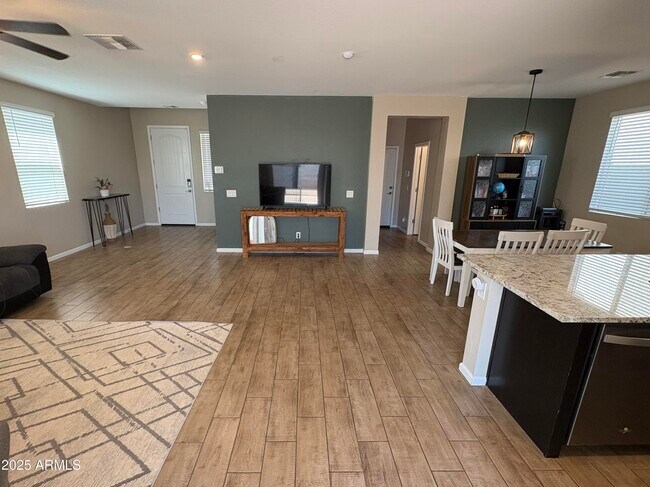 Building Photo - 17441 W Paraiso Ln