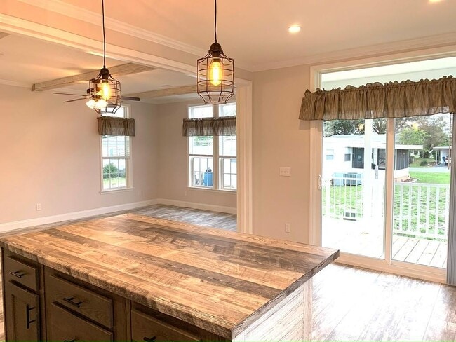 Building Photo - Crystal Lake - Zephyrhills-A 55+ Community