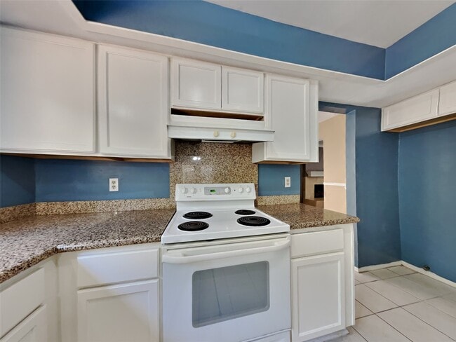 Building Photo - 3910 Cedar Forest Dr