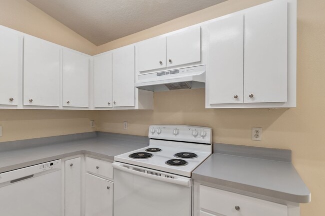 Building Photo - Country Living on 1 Acre – Move-In Ready 3 Bedroom Home in Reddick!