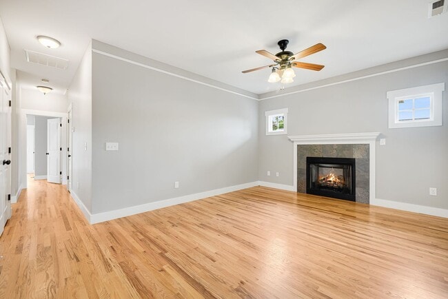 Primary Photo - Beautiful 3-Bedroom Home with Garage in Es...