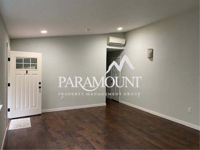 Building Photo - Beautiful 3 Bed/2 Bath Rambler Awaits!