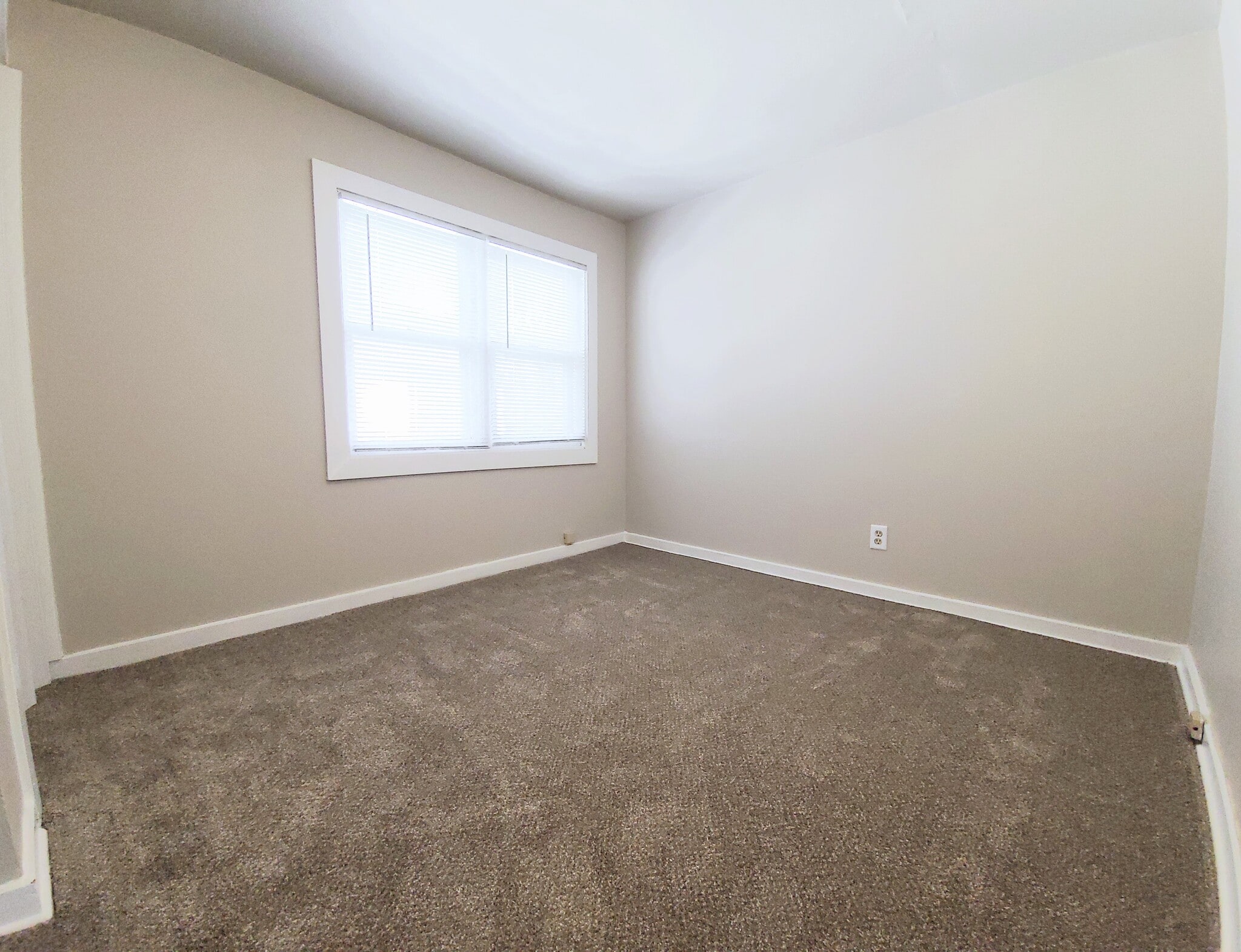 Building Photo - 233 S 67th St