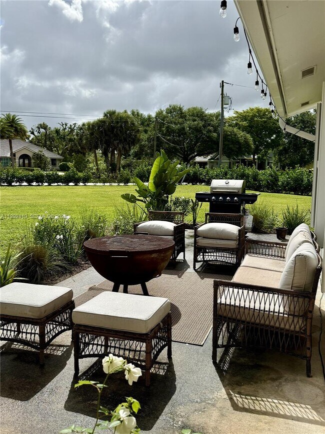 Building Photo - 625 Whippoorwill Terrace