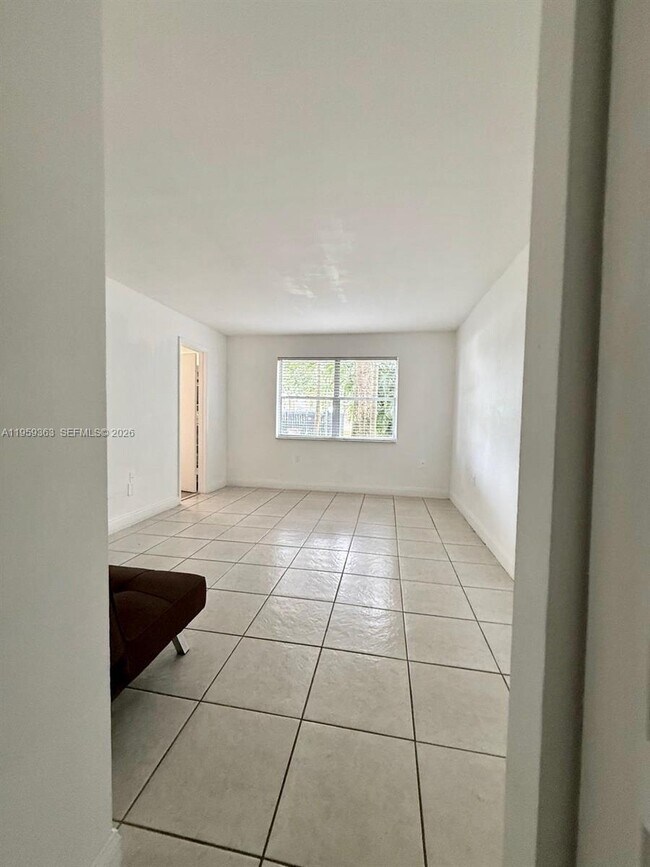 Building Photo - 4205 N University Dr