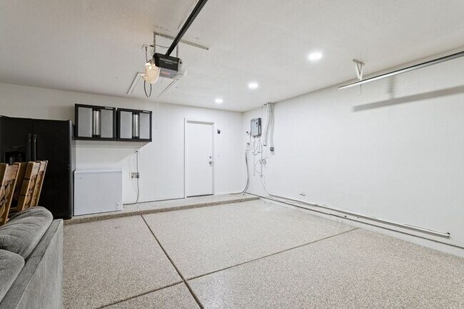 Building Photo - 923 N 59th St