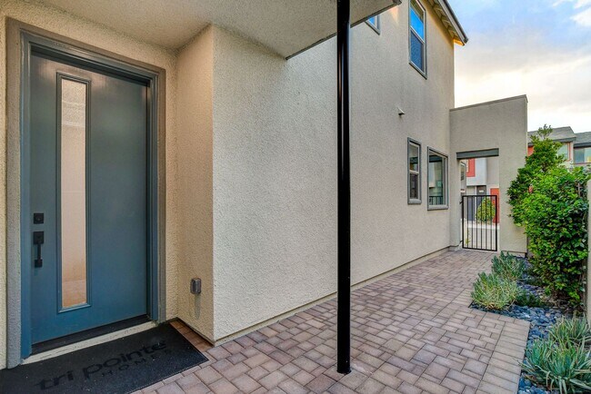 Building Photo - Luxury Fully Furnished Designer Home in Inspirada!