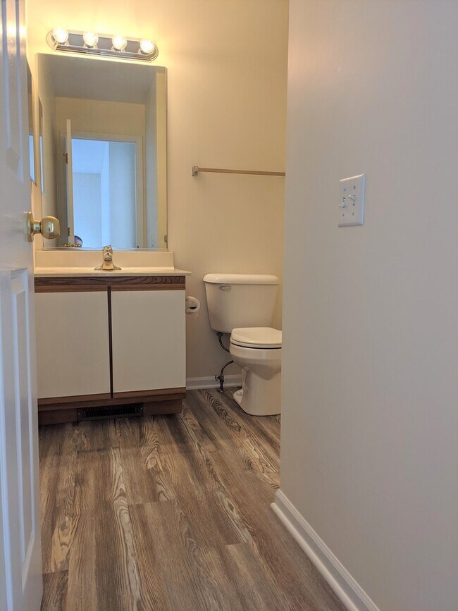 Building Photo - 692 Silk Oak Ln