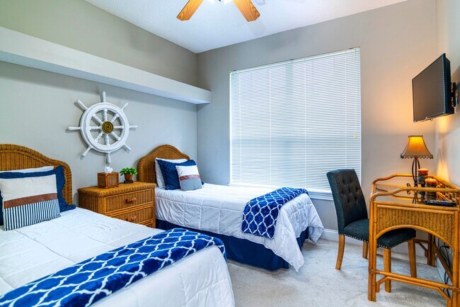 Building Photo - Spacious 4BR Retreat w/ Fenced Yard + Resort Amenities