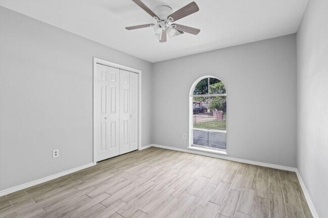 Building Photo - 6811 Feather Creek Dr