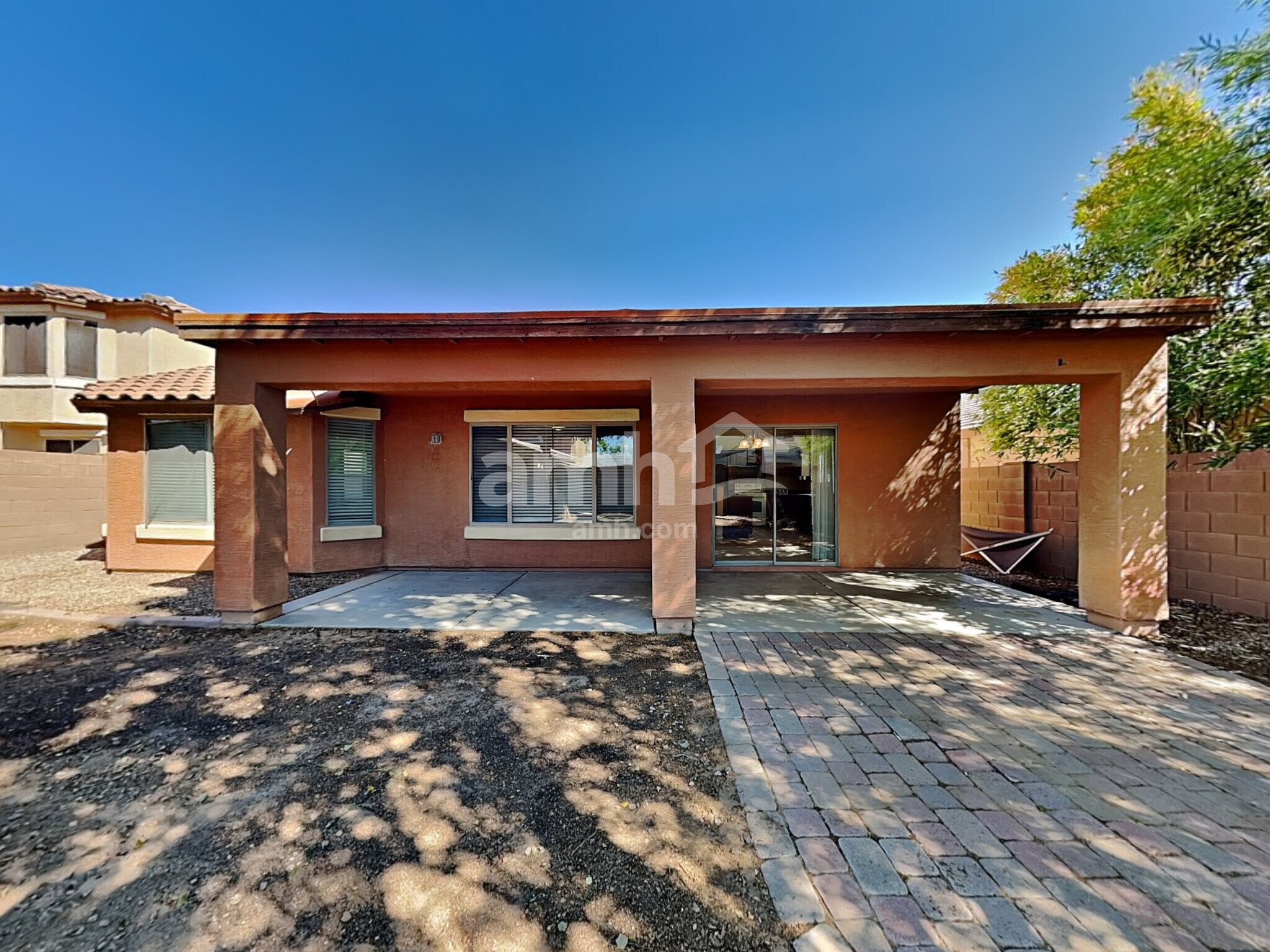 Building Photo - 16261 W Hope Dr