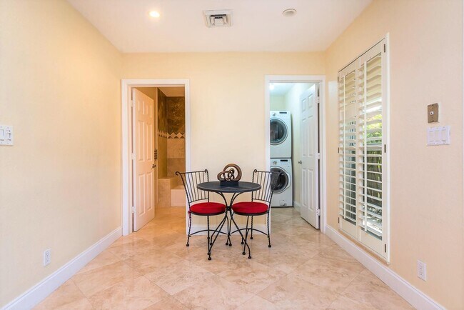 Building Photo - Northeast 16th Street, Fort Lauderdale, FL 33304 - 3 BR 3 BA single-family home