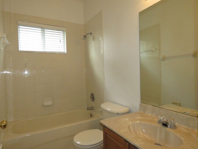 Building Photo - Large 4/2/3 Home renting $2800. month.