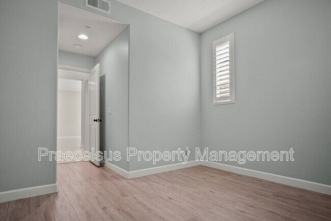 Building Photo - 2234 Capistrano Way