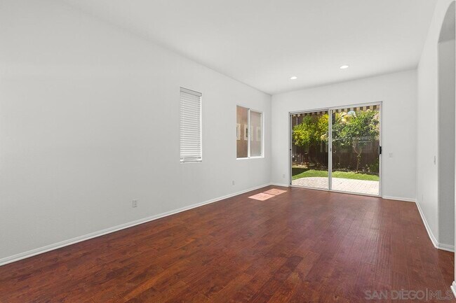Building Photo - 11370 W San Raphael