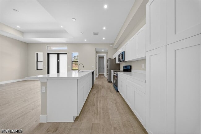 Building Photo - 1206 Moore Ave