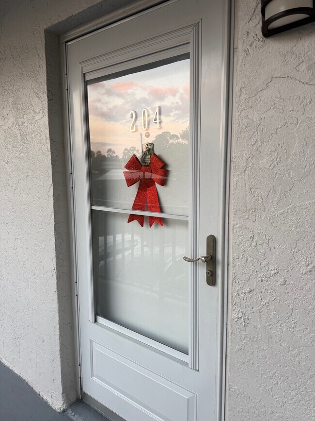 Building Photo - 5635 Rattlesnake Hammock Rd