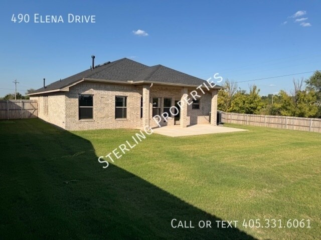 Building Photo - 490 Elena Dr