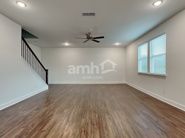 Building Photo - 1401 Alcovy Rd SE