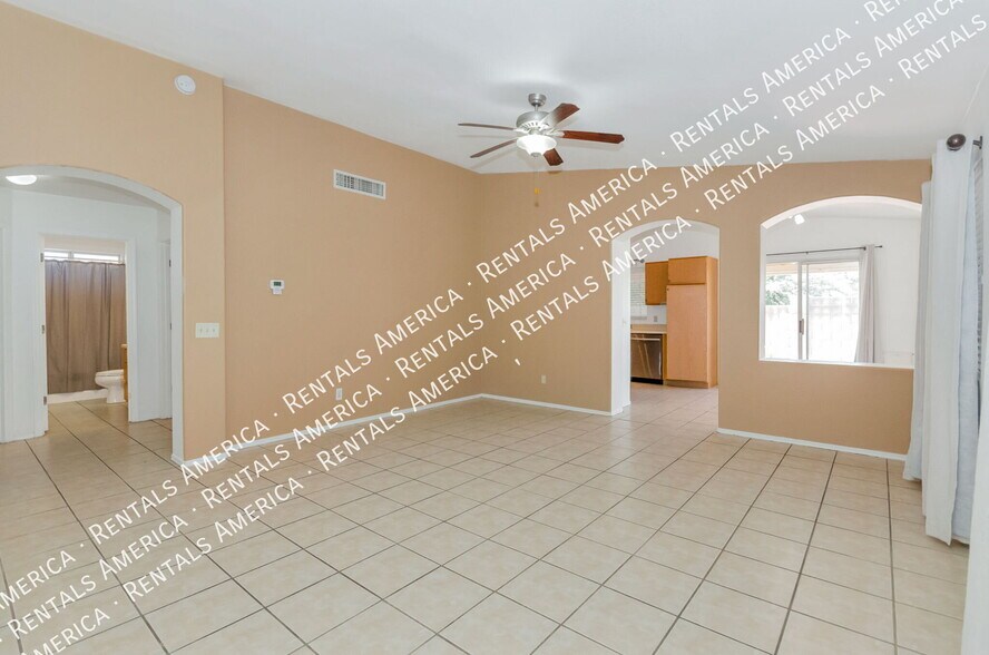 Building Photo - 4732 S Fenwick Dr
